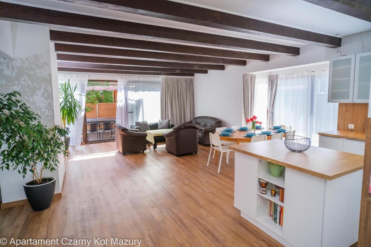 Czarny Kot Mazury Dom Caloroczny Villa Malkinie Bagian luar foto