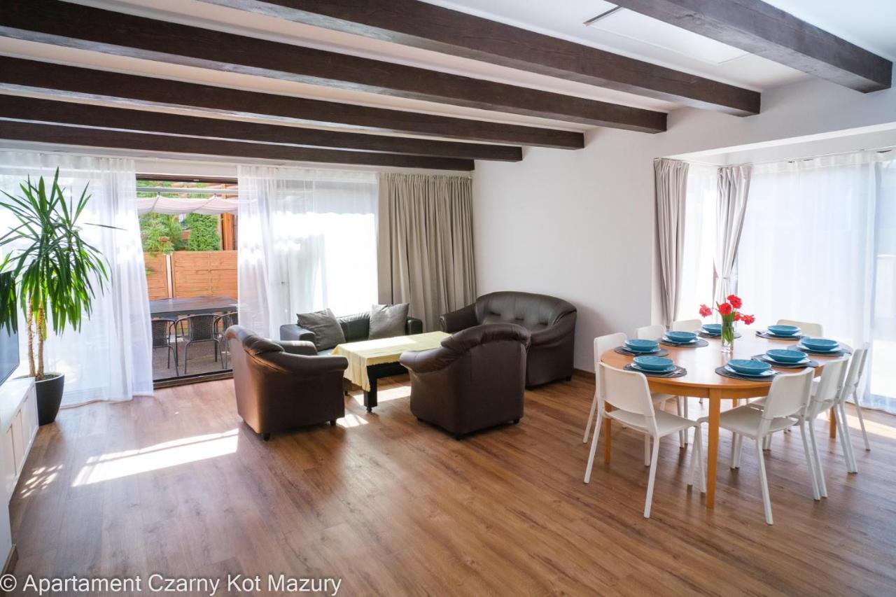 Czarny Kot Mazury Dom Caloroczny Villa Malkinie Bagian luar foto