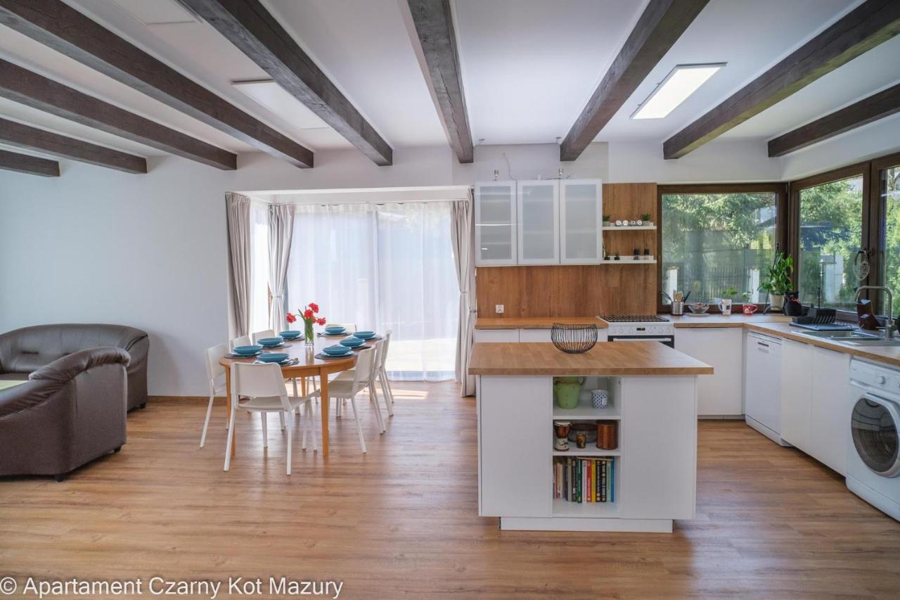 Czarny Kot Mazury Dom Caloroczny Villa Malkinie Bagian luar foto