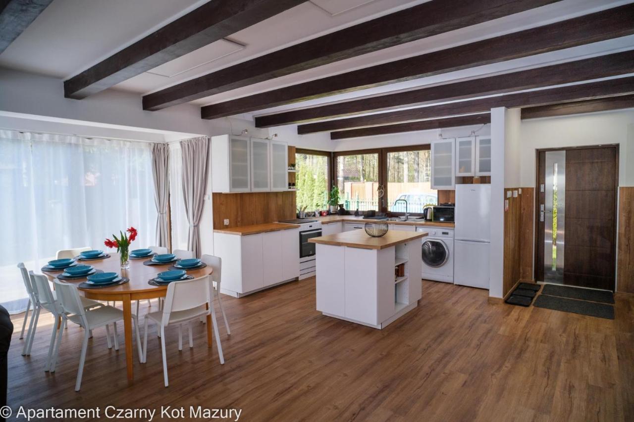 Czarny Kot Mazury Dom Caloroczny Villa Malkinie Bagian luar foto