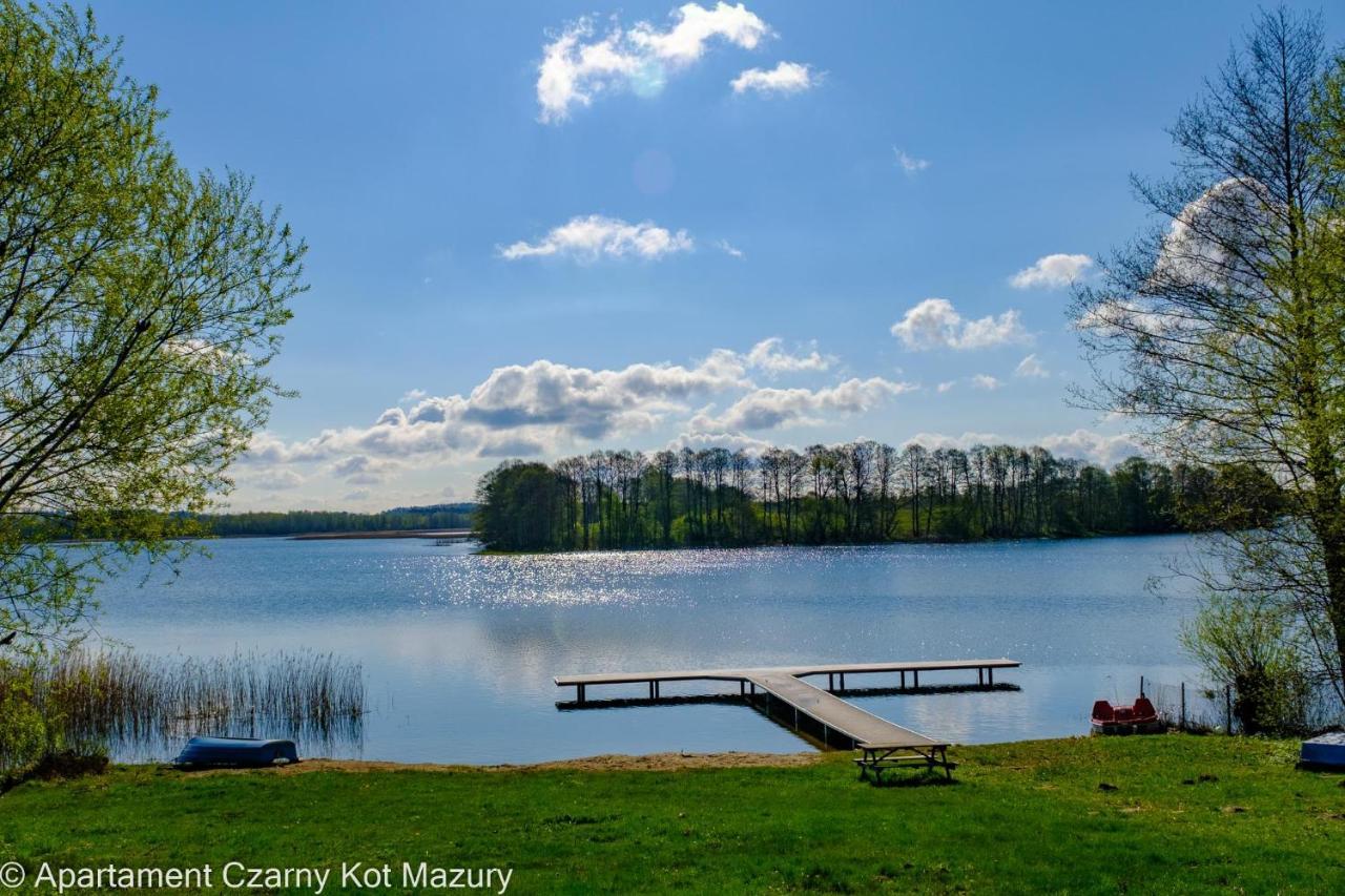 Czarny Kot Mazury Dom Caloroczny Villa Malkinie Bagian luar foto