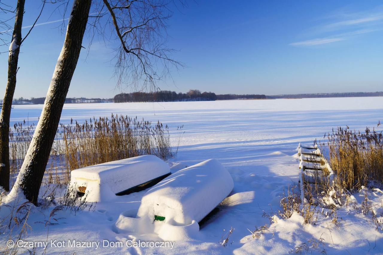 Czarny Kot Mazury Dom Caloroczny Villa Malkinie Bagian luar foto