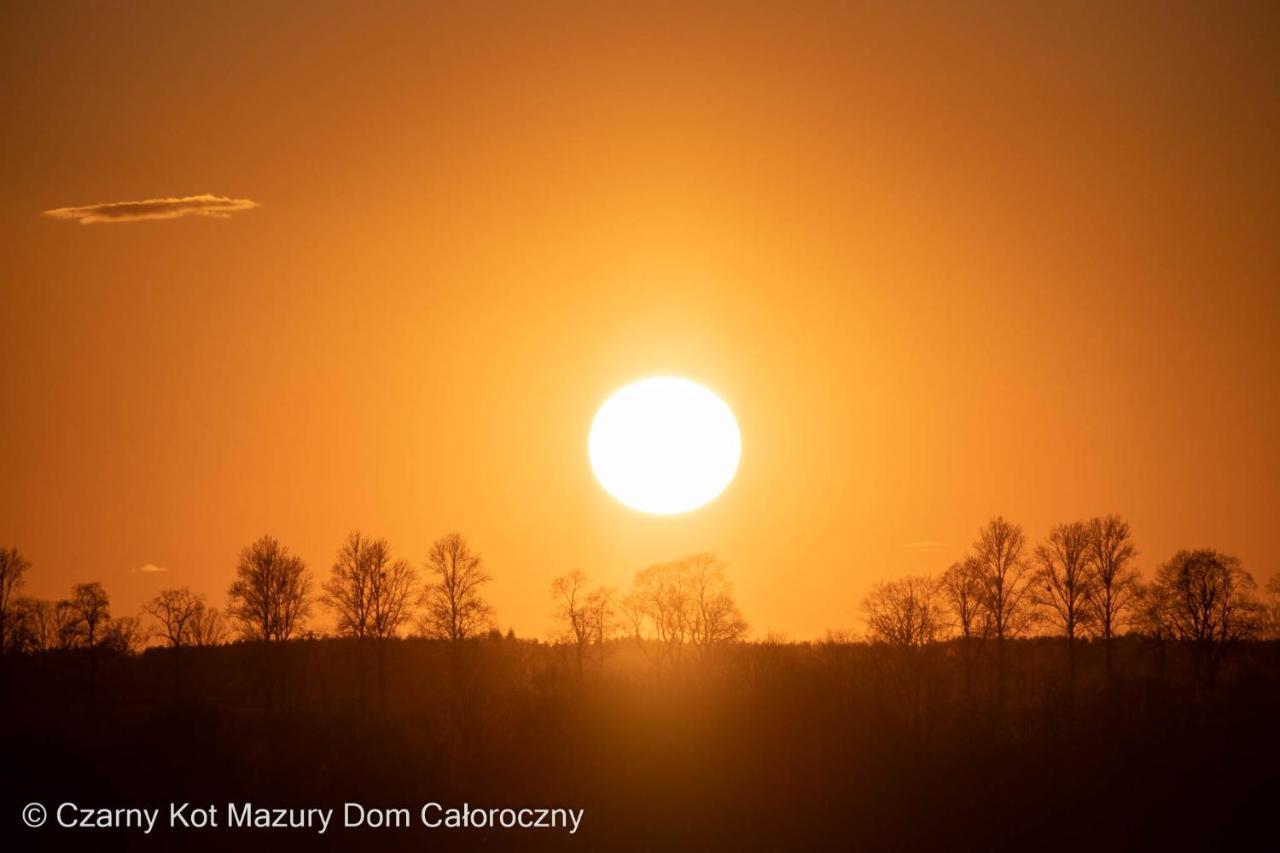 Czarny Kot Mazury Dom Caloroczny Villa Malkinie Bagian luar foto