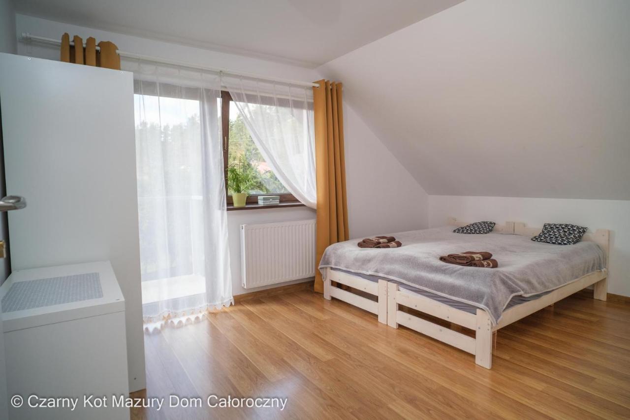 Czarny Kot Mazury Dom Caloroczny Villa Malkinie Bagian luar foto