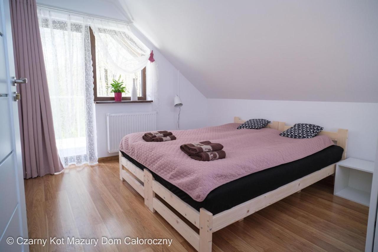 Czarny Kot Mazury Dom Caloroczny Villa Malkinie Bagian luar foto
