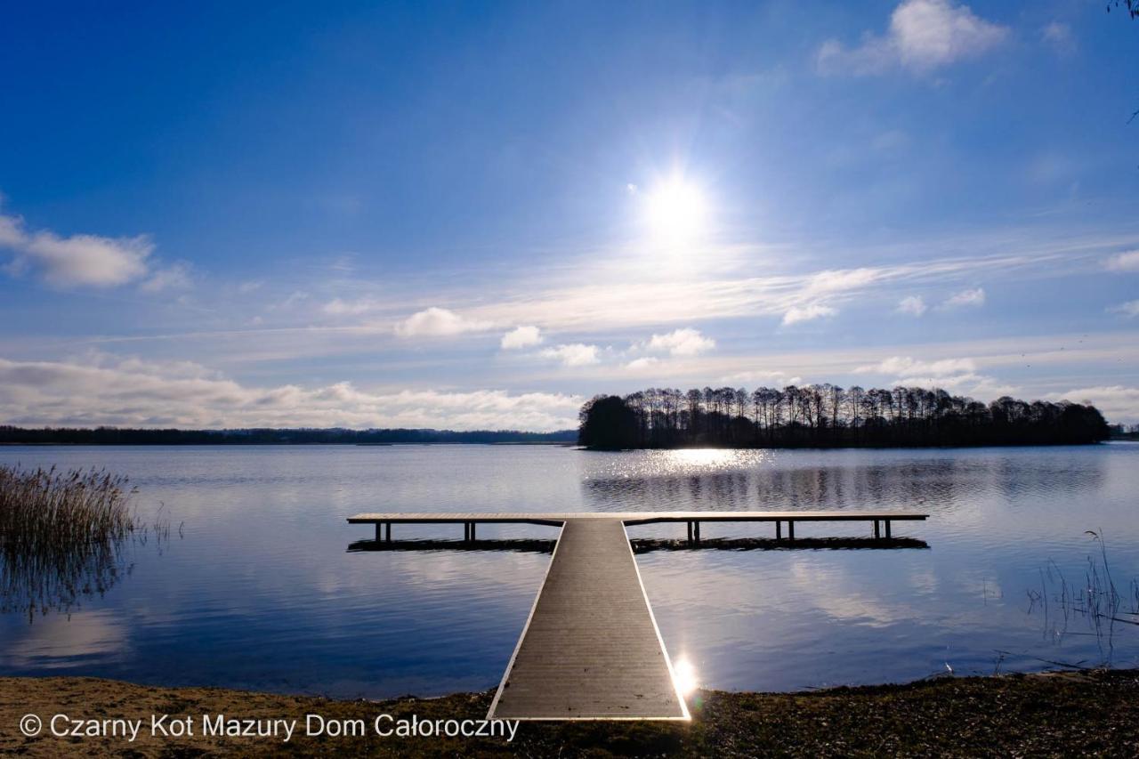 Czarny Kot Mazury Dom Caloroczny Villa Malkinie Bagian luar foto