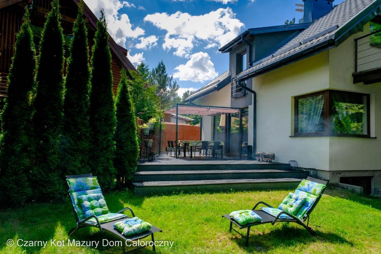Czarny Kot Mazury Dom Caloroczny Villa Malkinie Bagian luar foto