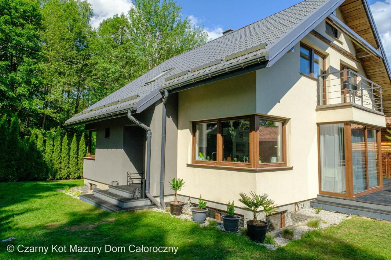 Czarny Kot Mazury Dom Caloroczny Villa Malkinie Bagian luar foto